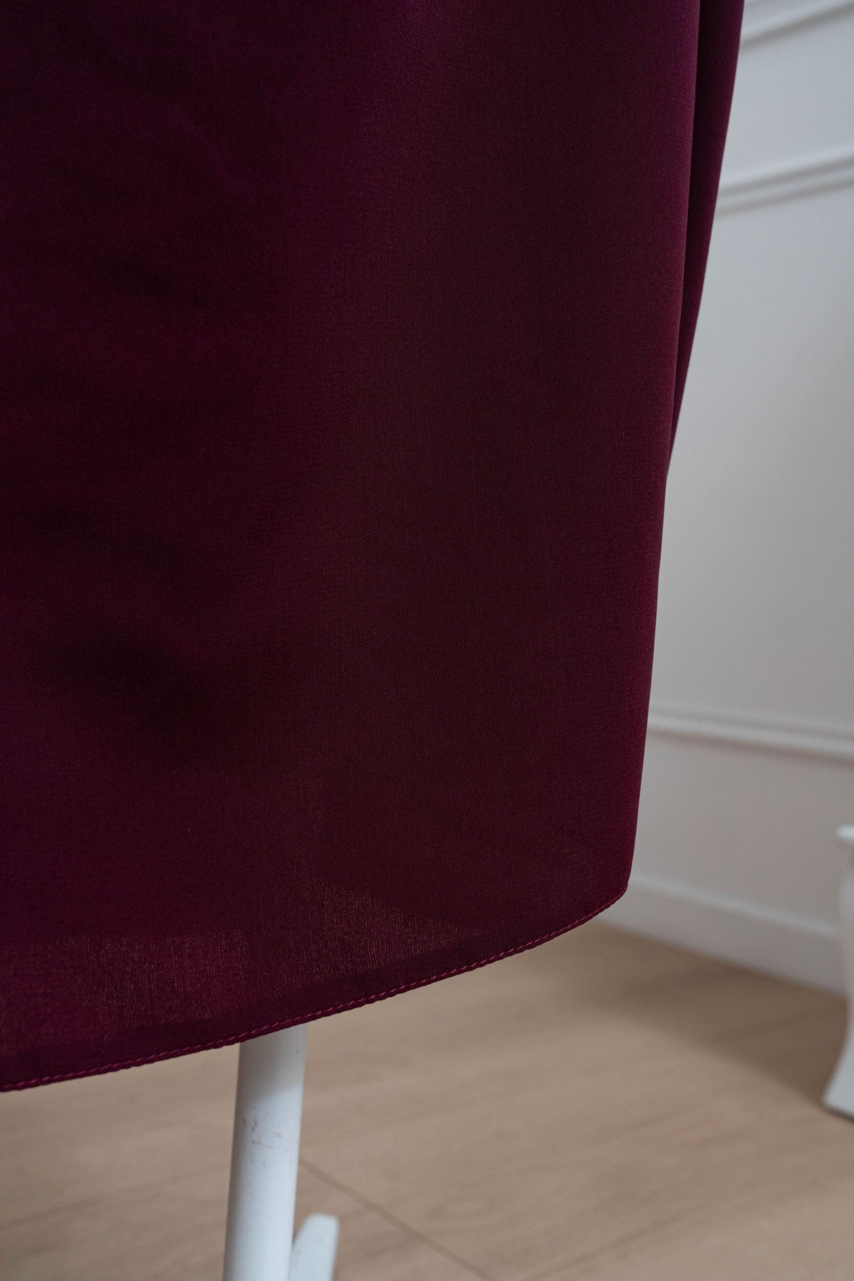 jilbab une pièce bordeaux détail