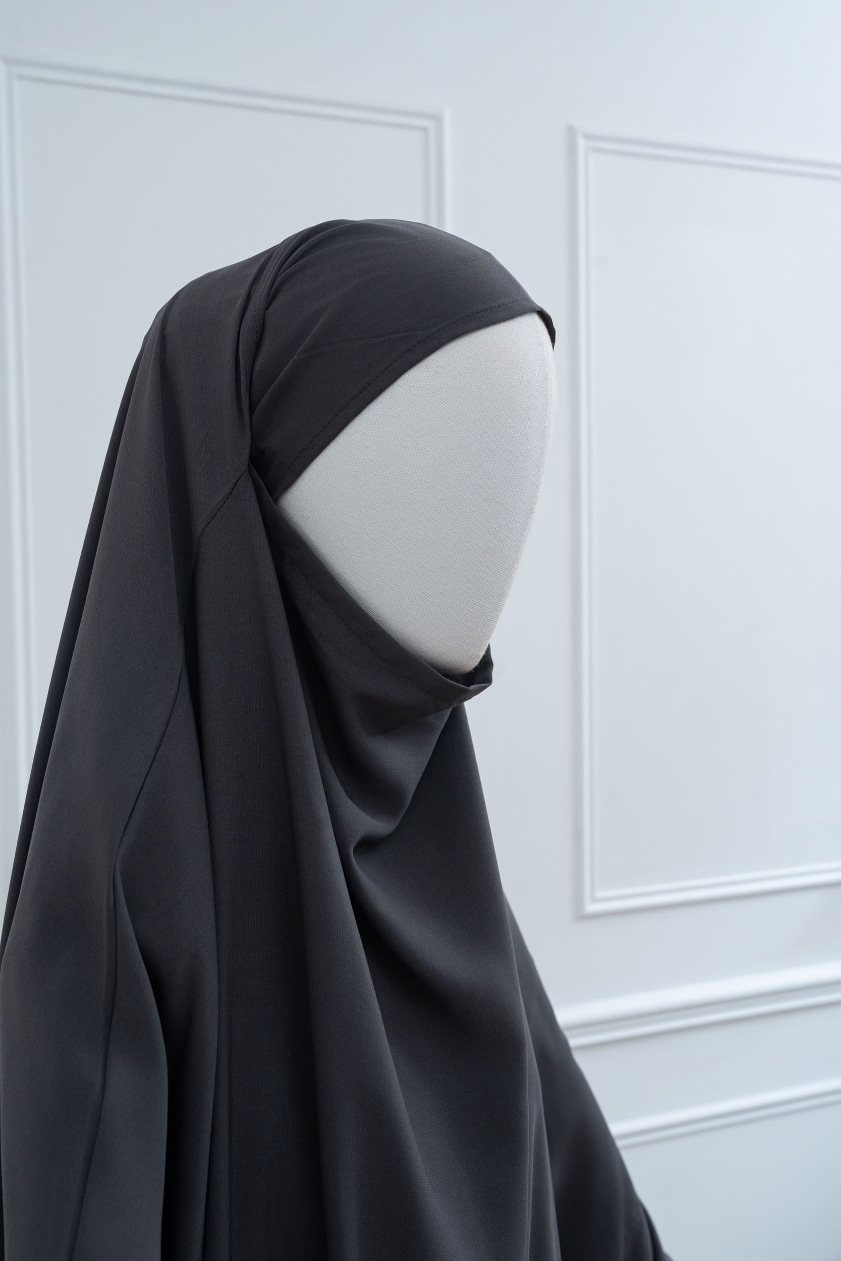 jilbab deux pièces gris foncé profil hijab